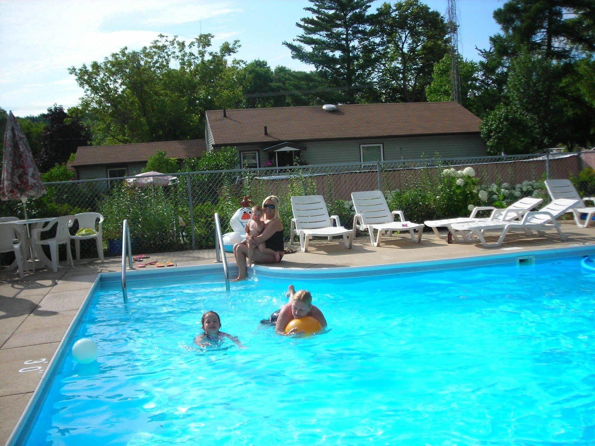 Deer Trail Motel 위스콘신 델즈 외부 사진